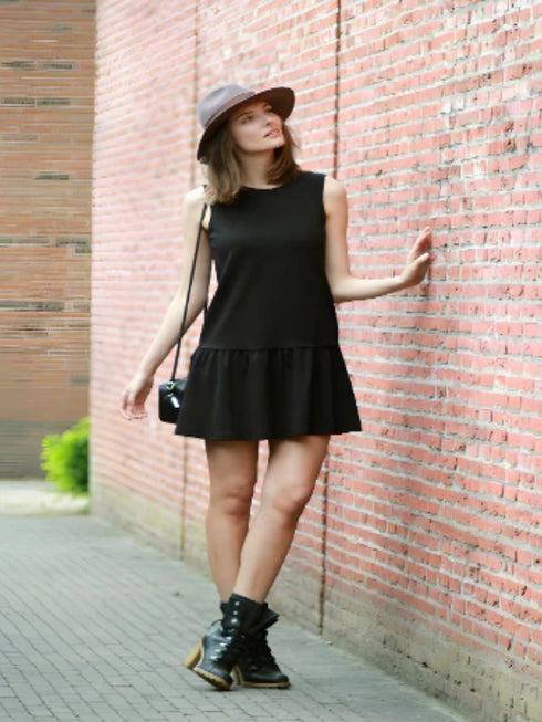 Elchic Round Neck Sleeveless Mini Black Dress